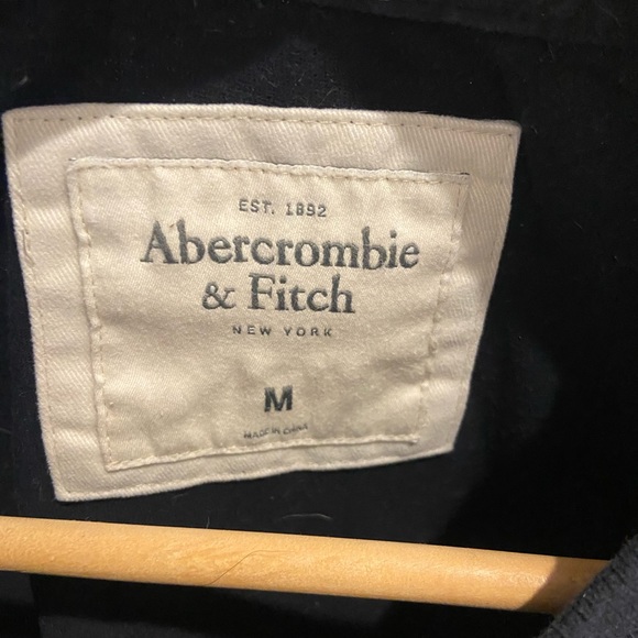 A&F bulldog tee - Picture 2 of 2